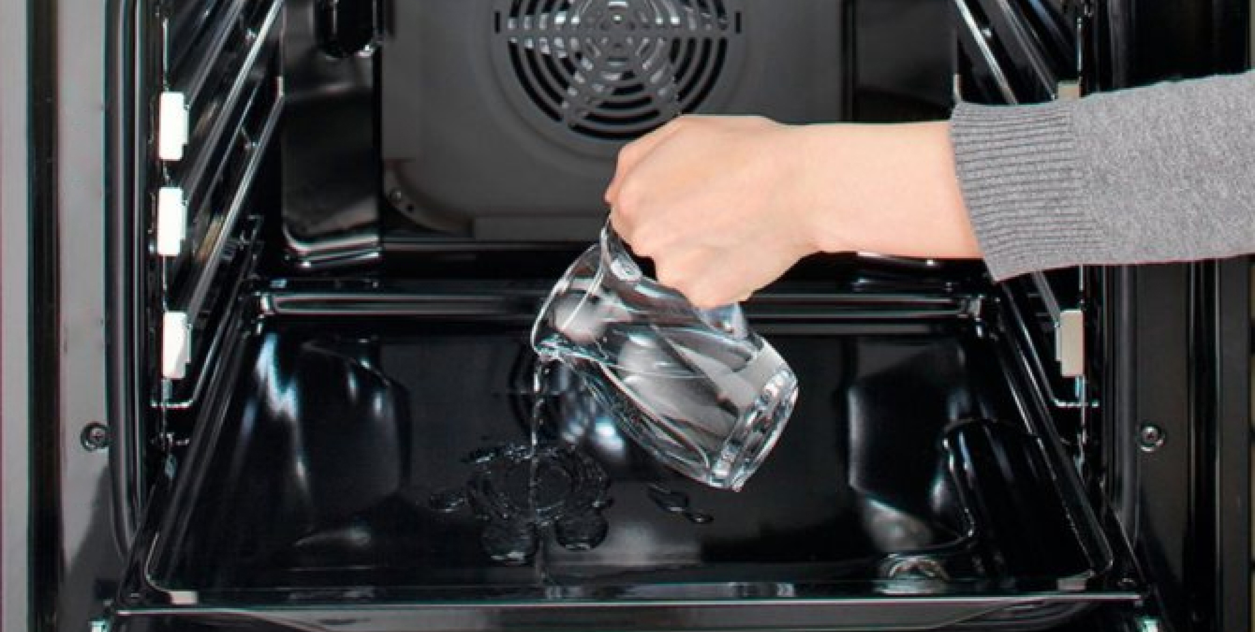 How to clean oven with steam